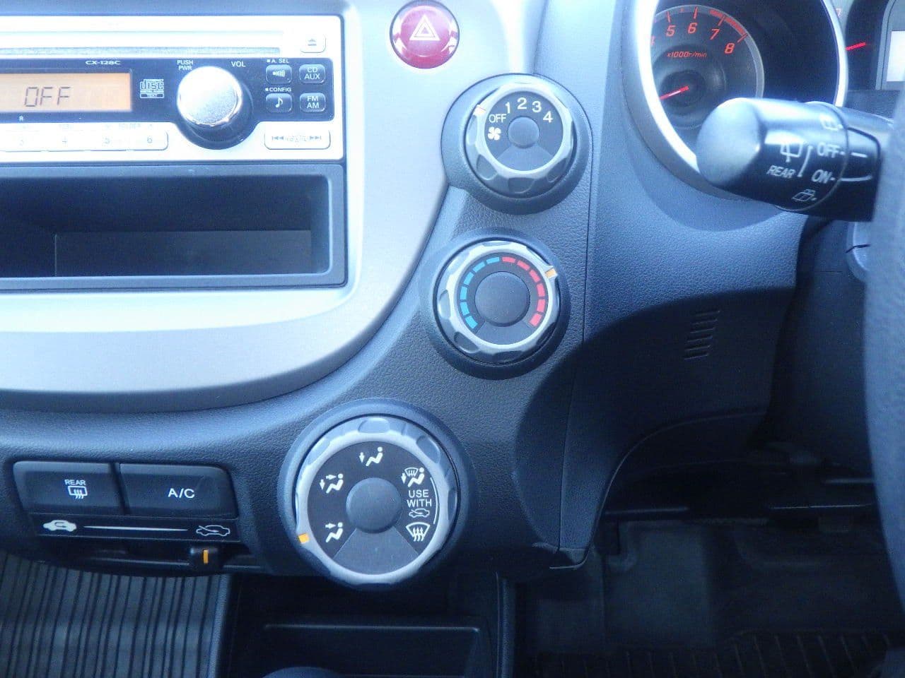 Vehicle SU00001176 large view 32