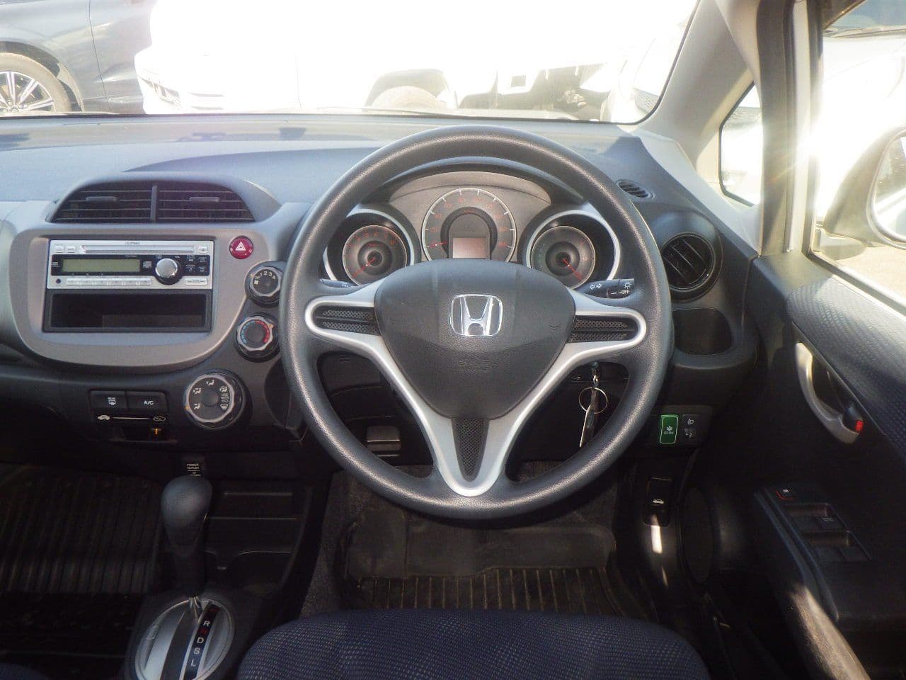 Vehicle SU00001176 large view 27