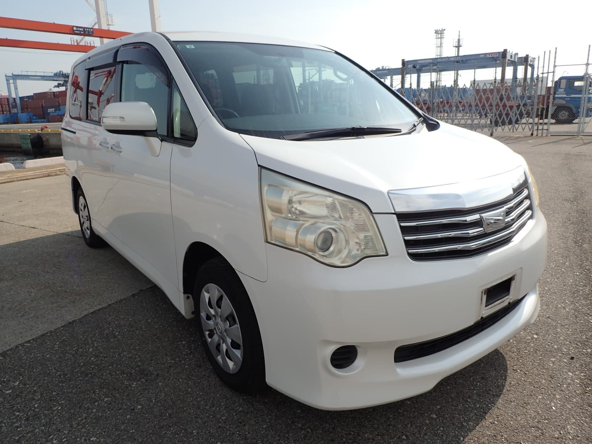 Vehicle SU00001200 large view 8