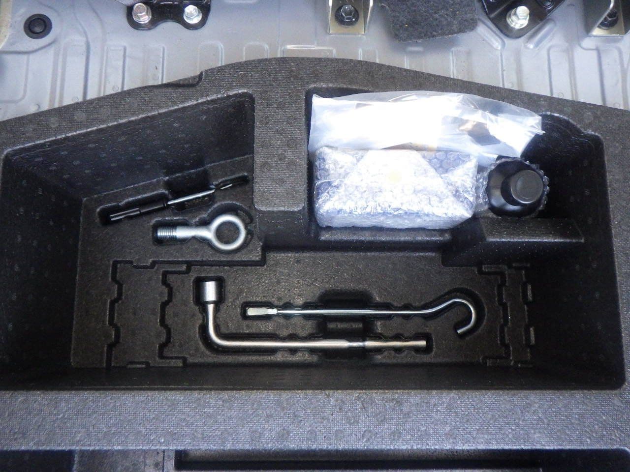 Vehicle SU00001176 large view 37