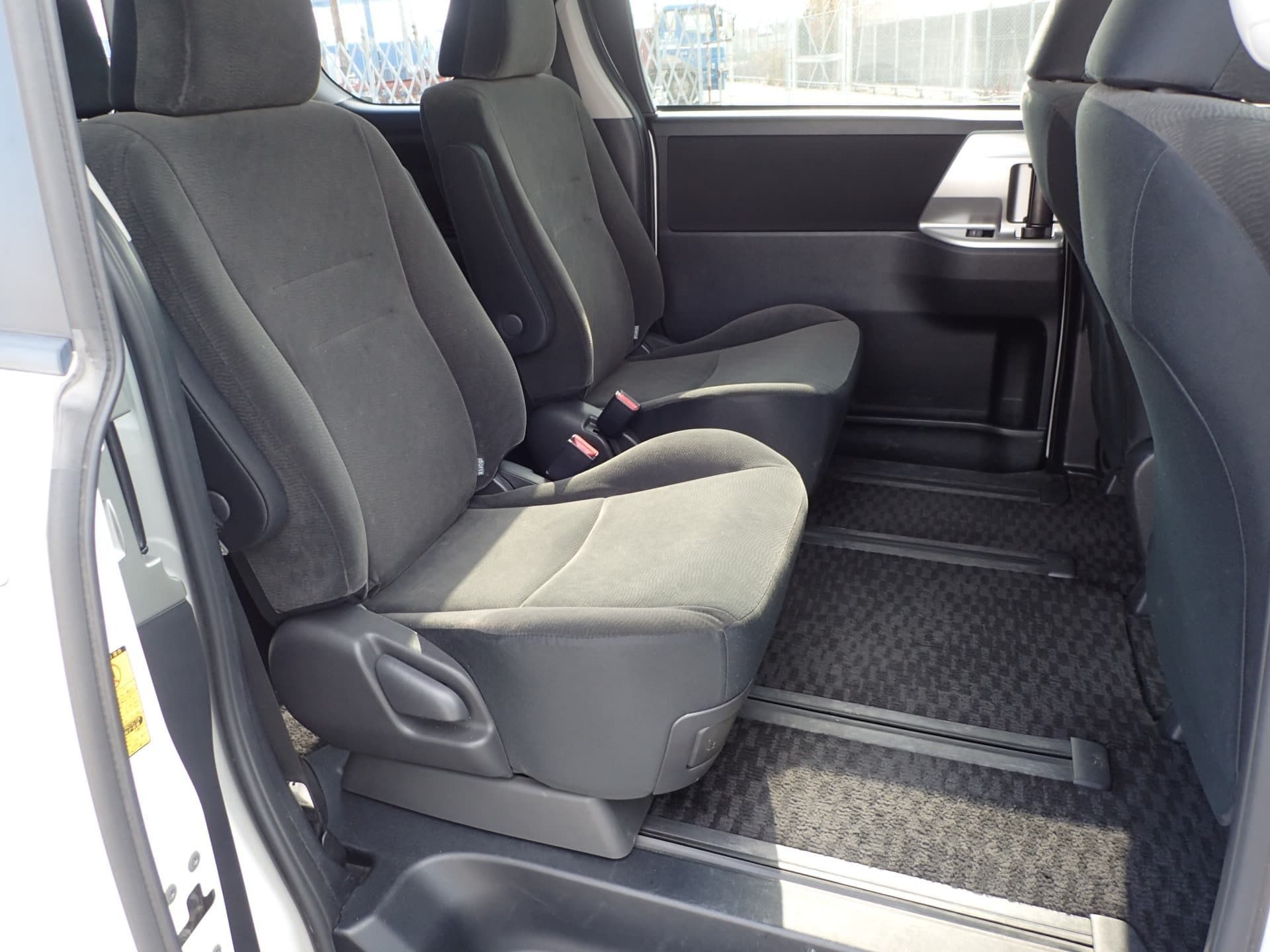 Vehicle SU00001200 large view 23