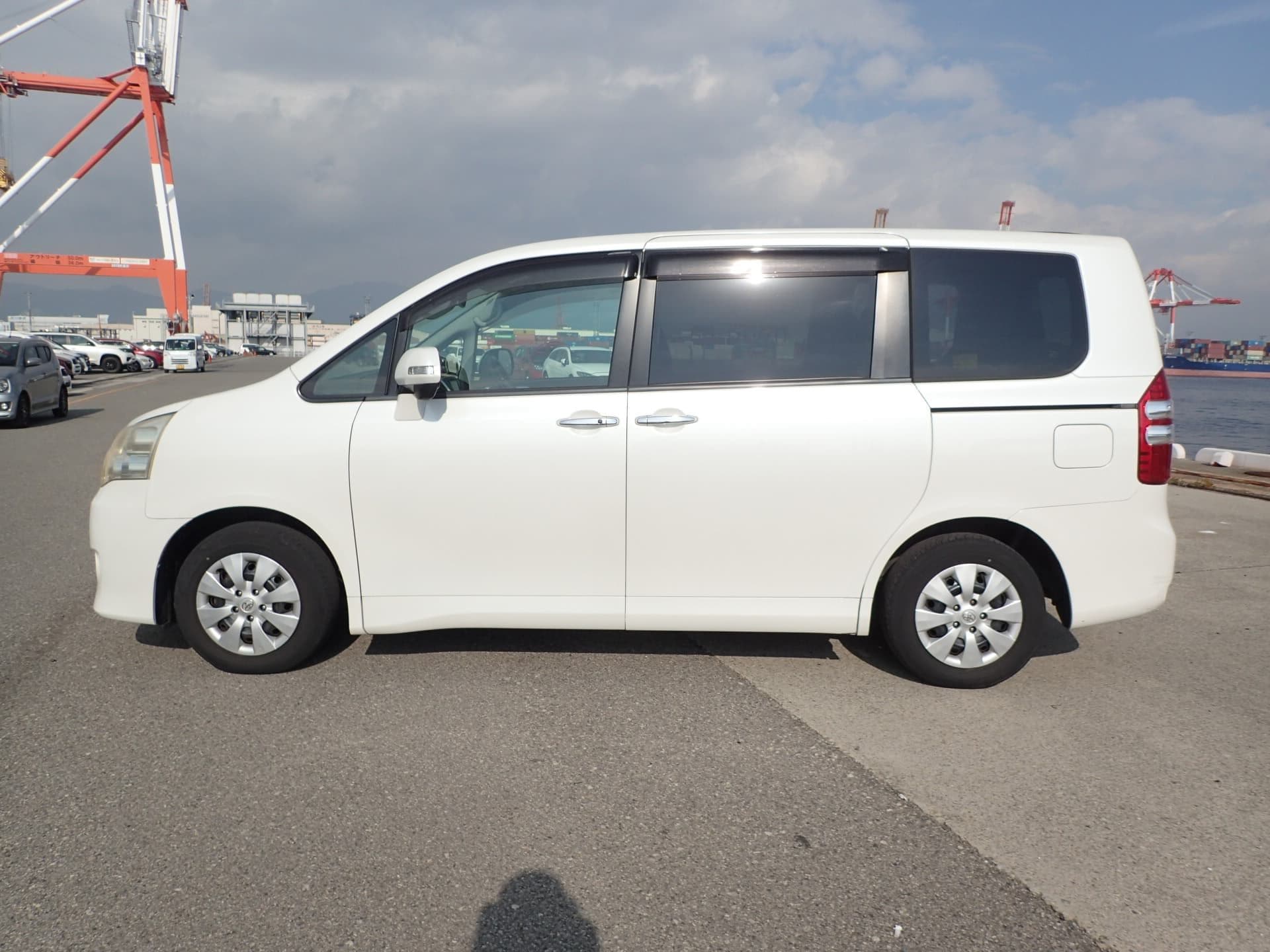 Vehicle SU00001200 large view 3