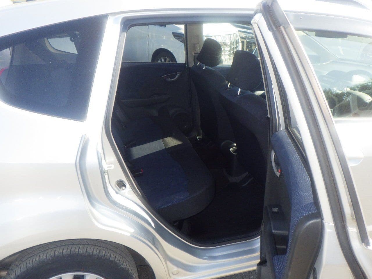 Vehicle SU00001176 large view 22