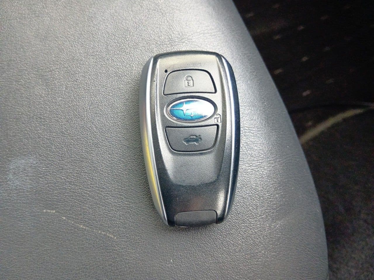 Vehicle SU00001256 large view 34