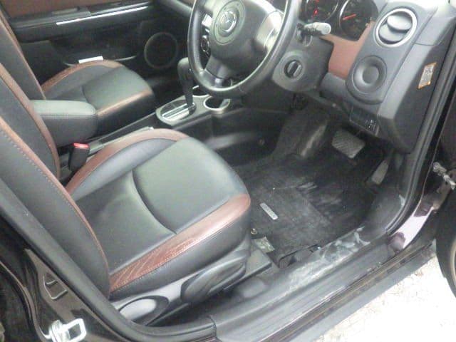 Vehicle SU00001301 large view 22