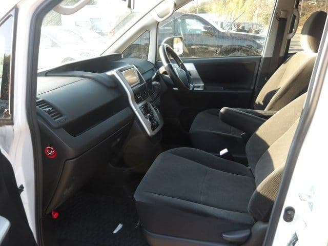 Vehicle SU00001242 large view 25