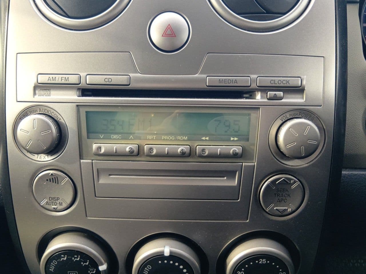 Vehicle SU00001296 large view 32