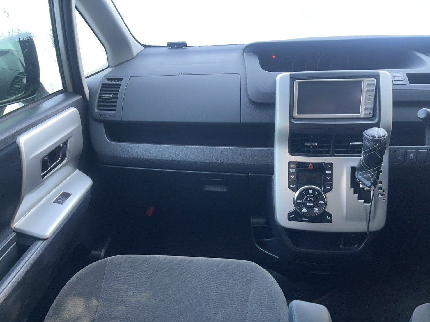 Vehicle SU00001242 large view 28