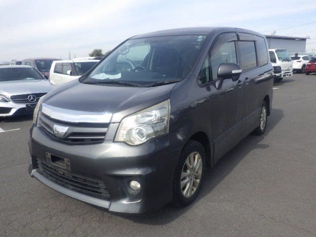 2012 TOYOTA NOAH Si