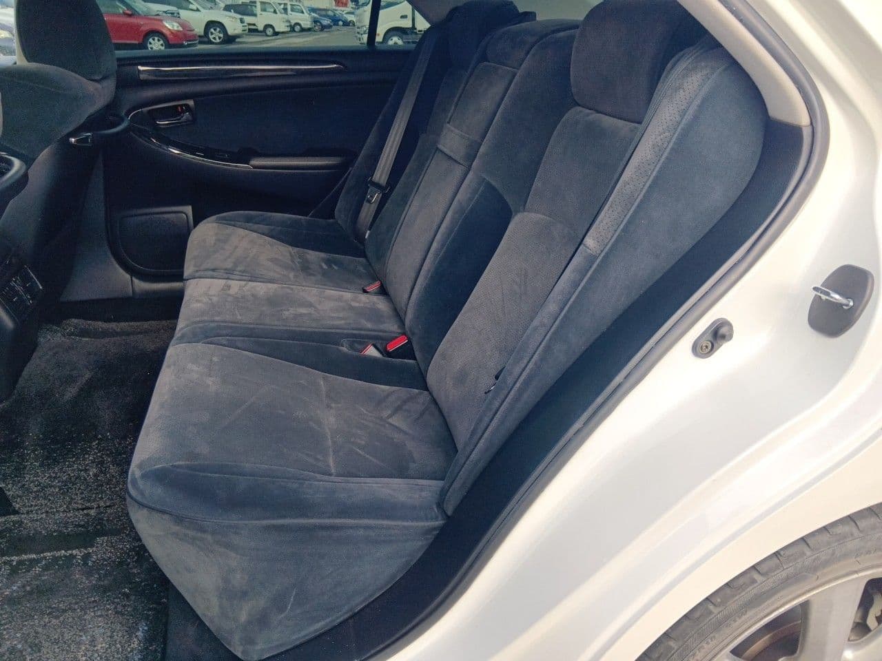 Vehicle SU00001288 large view 25