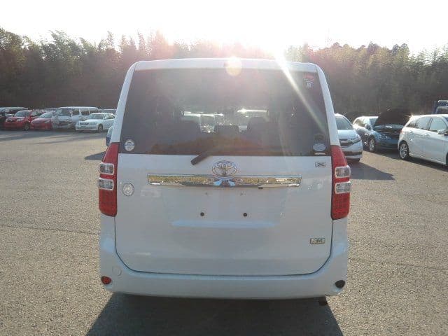 Vehicle SU00001242 large view 5