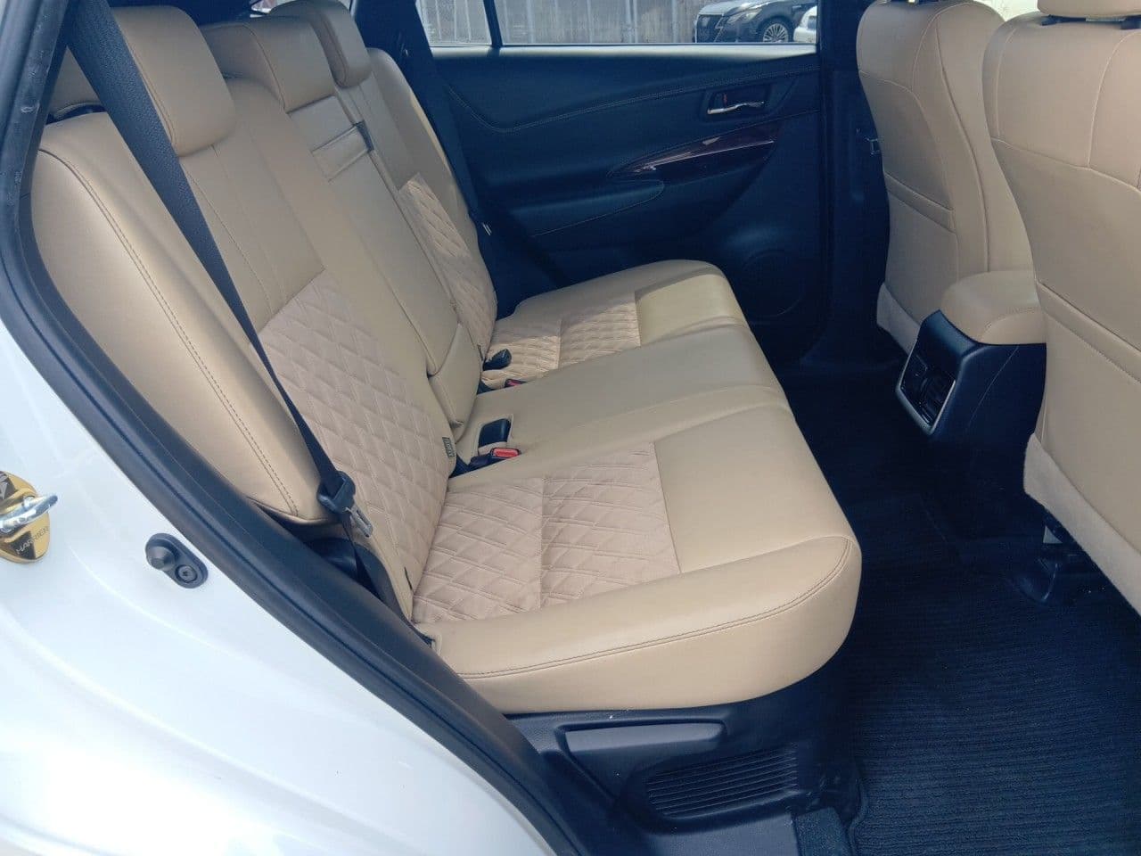 Vehicle SU00001376 large view 22