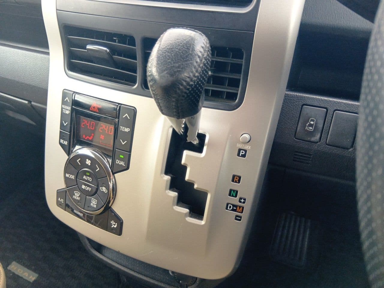 Vehicle SU00001381 large view 34