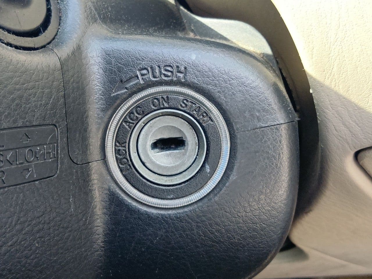 Vehicle SU00001379 large view 34