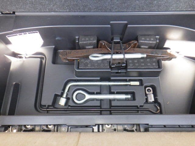 Vehicle SU00001324 large view 37