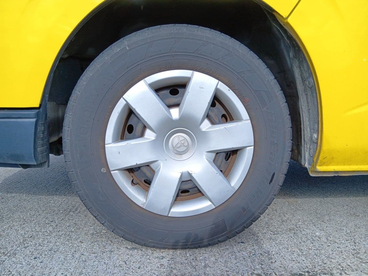 Vehicle SU00001390 large view 9