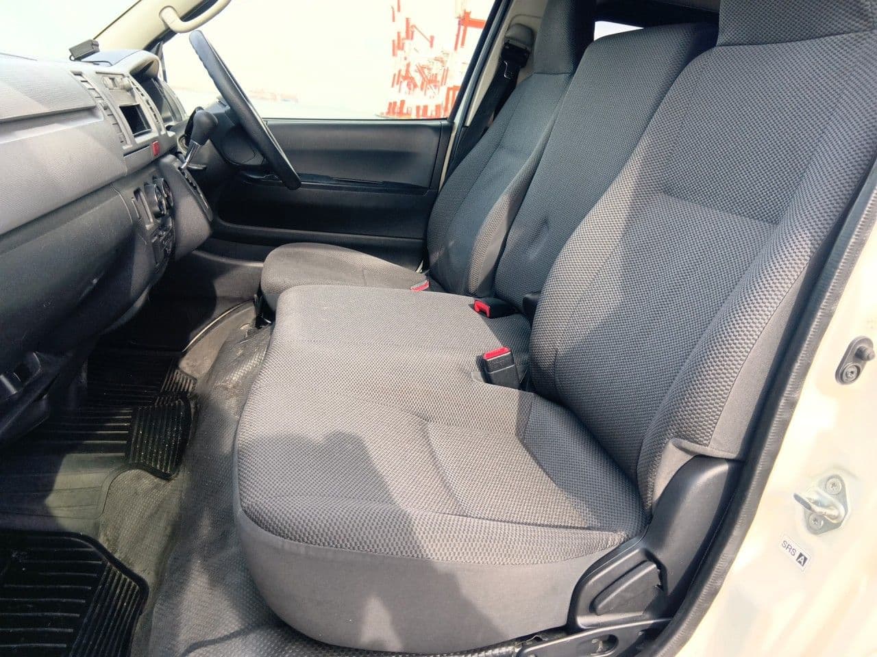 Vehicle SU00001340 large view 26