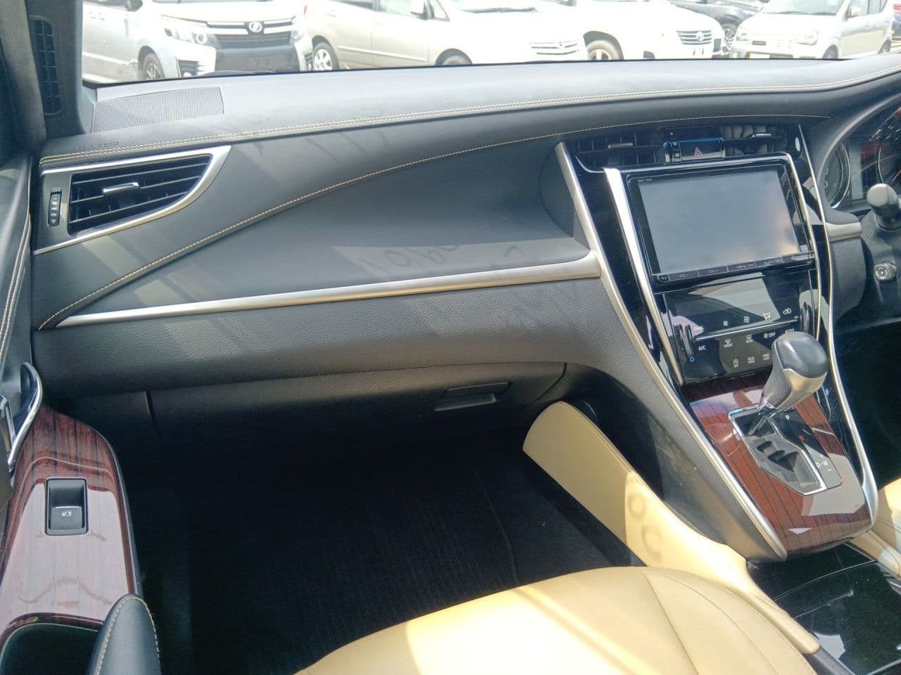 Vehicle SU00001376 large view 27