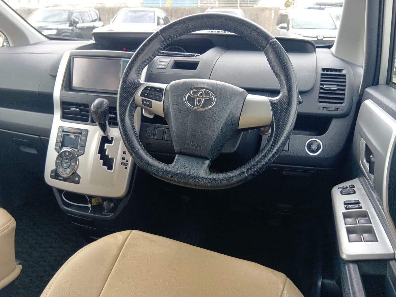 Vehicle SU00001381 large view 28