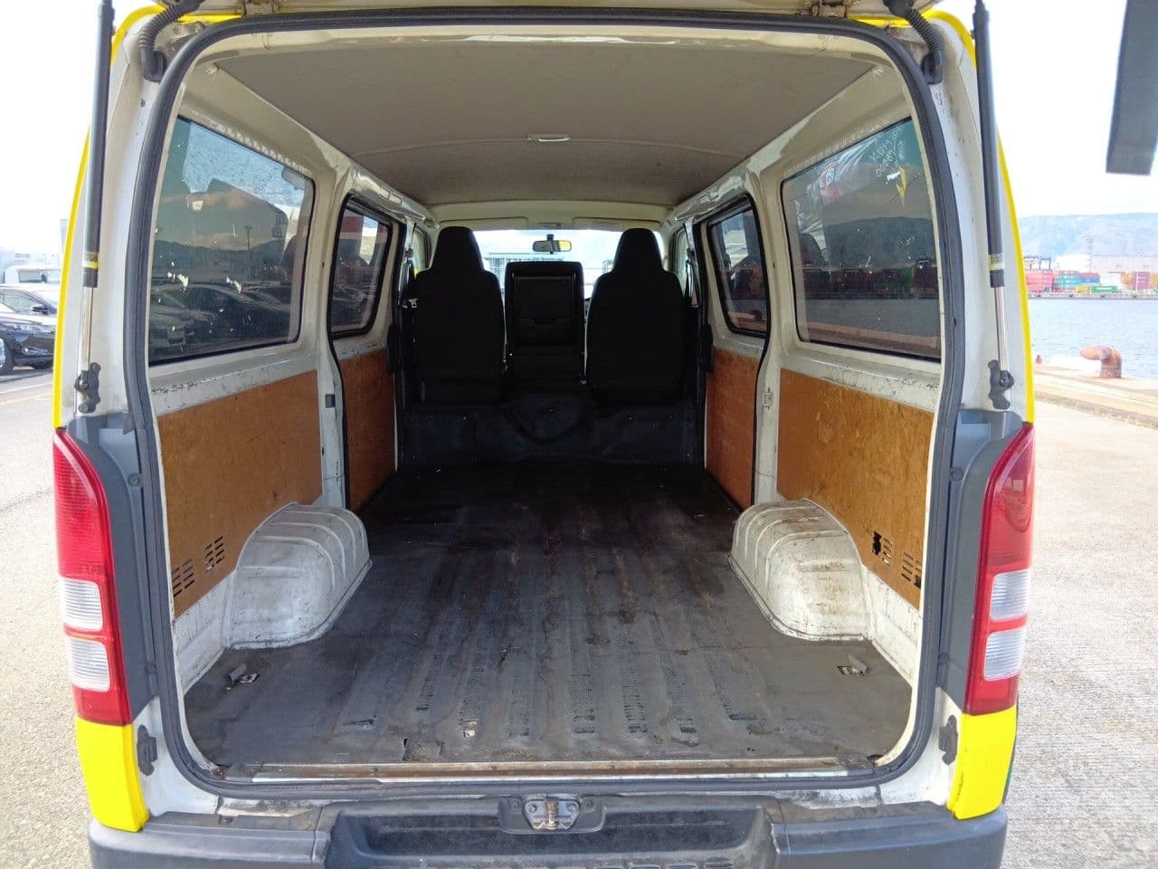 Vehicle SU00001390 large view 23