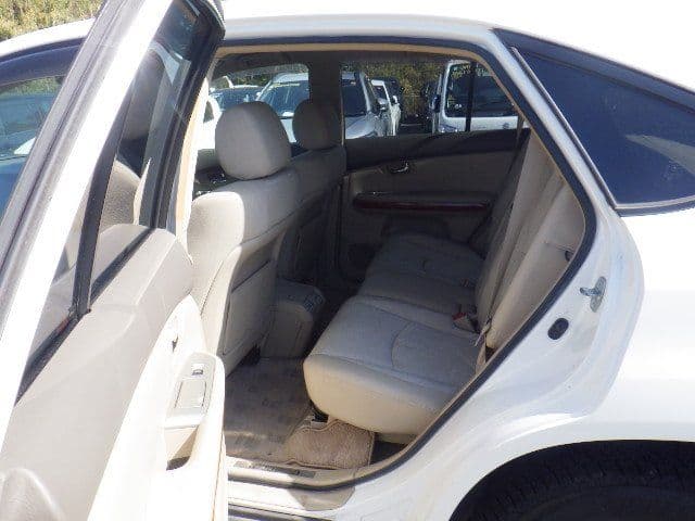 Vehicle SU00001324 large view 24