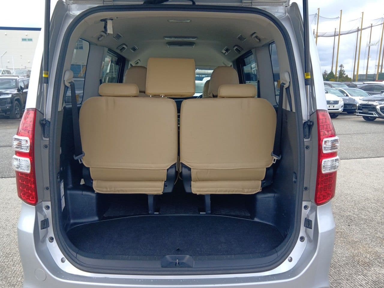 Vehicle SU00001381 large view 23