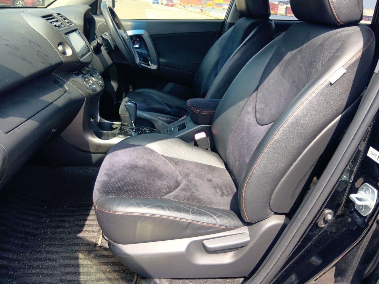 Vehicle SU00001383 large view 25