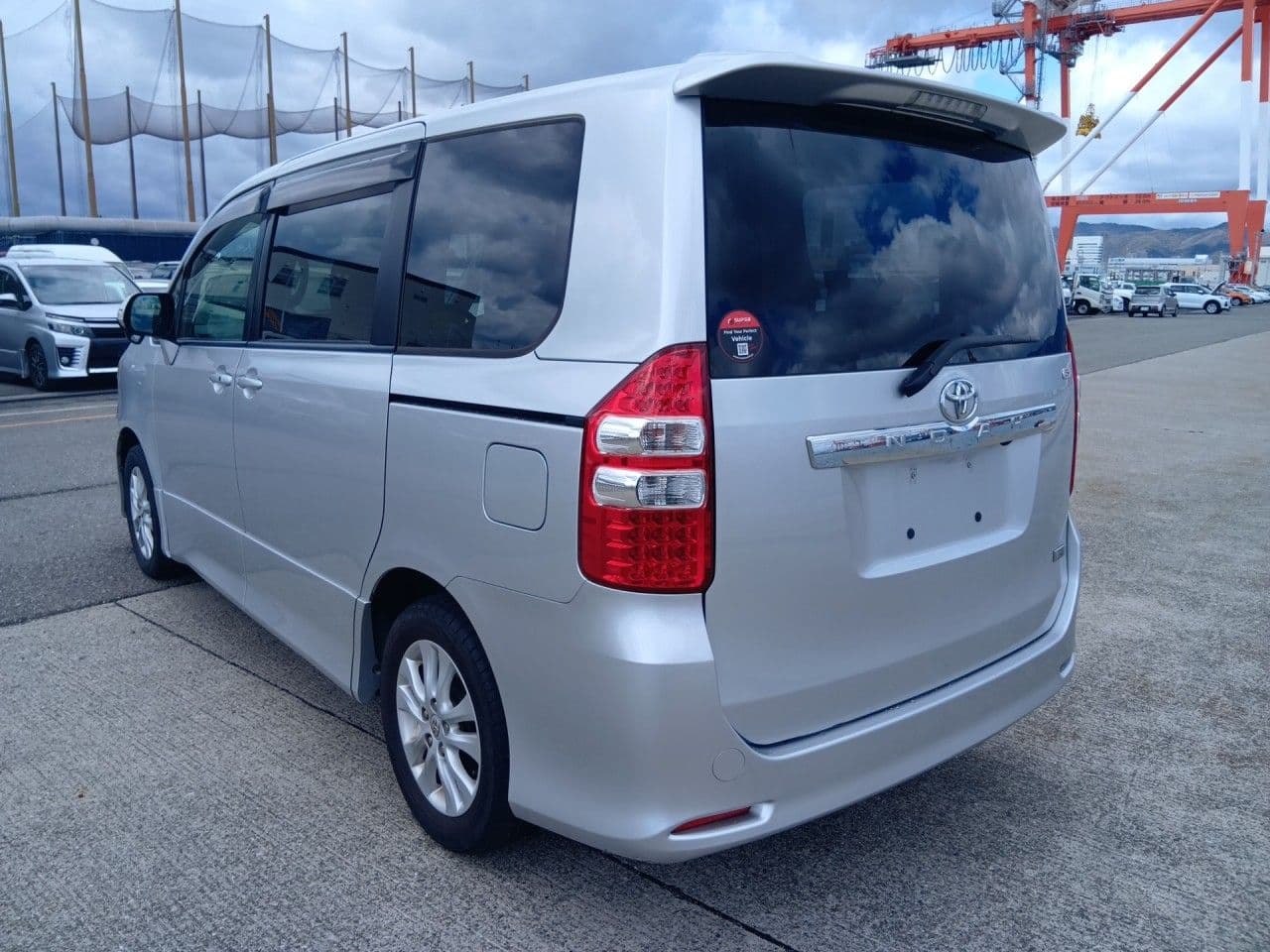 Vehicle SU00001381 large view 3