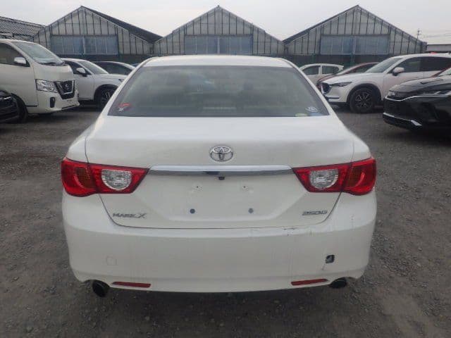 Vehicle SU00001386 large view 4