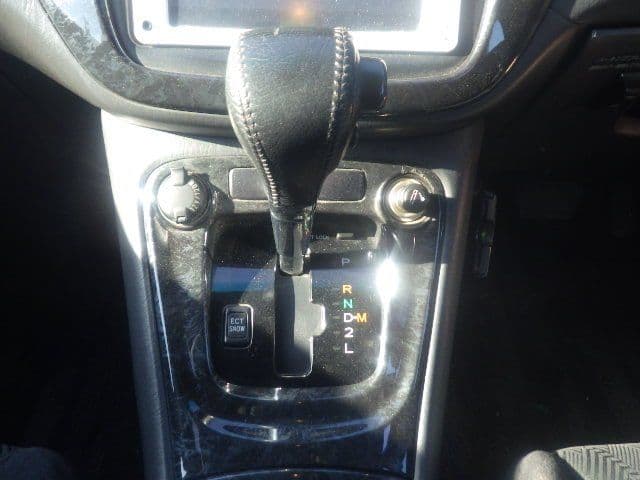 Vehicle SU00001411 large view 32