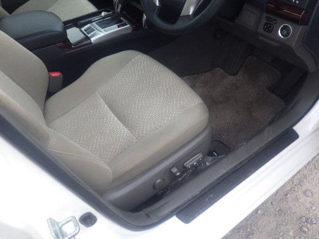 Vehicle SU00001386 large view 21