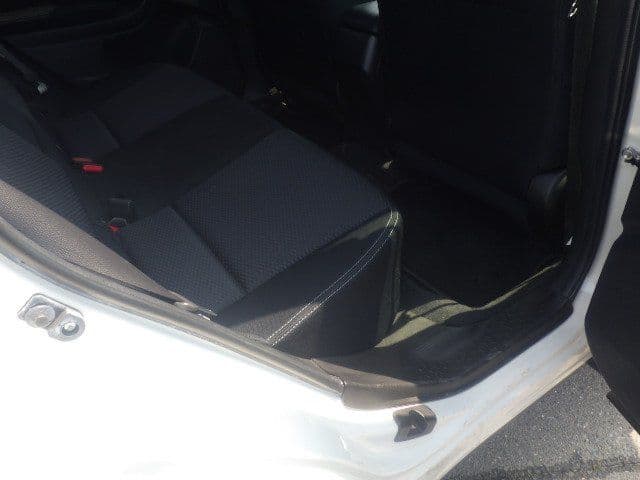 Vehicle SU00001422 large view 23