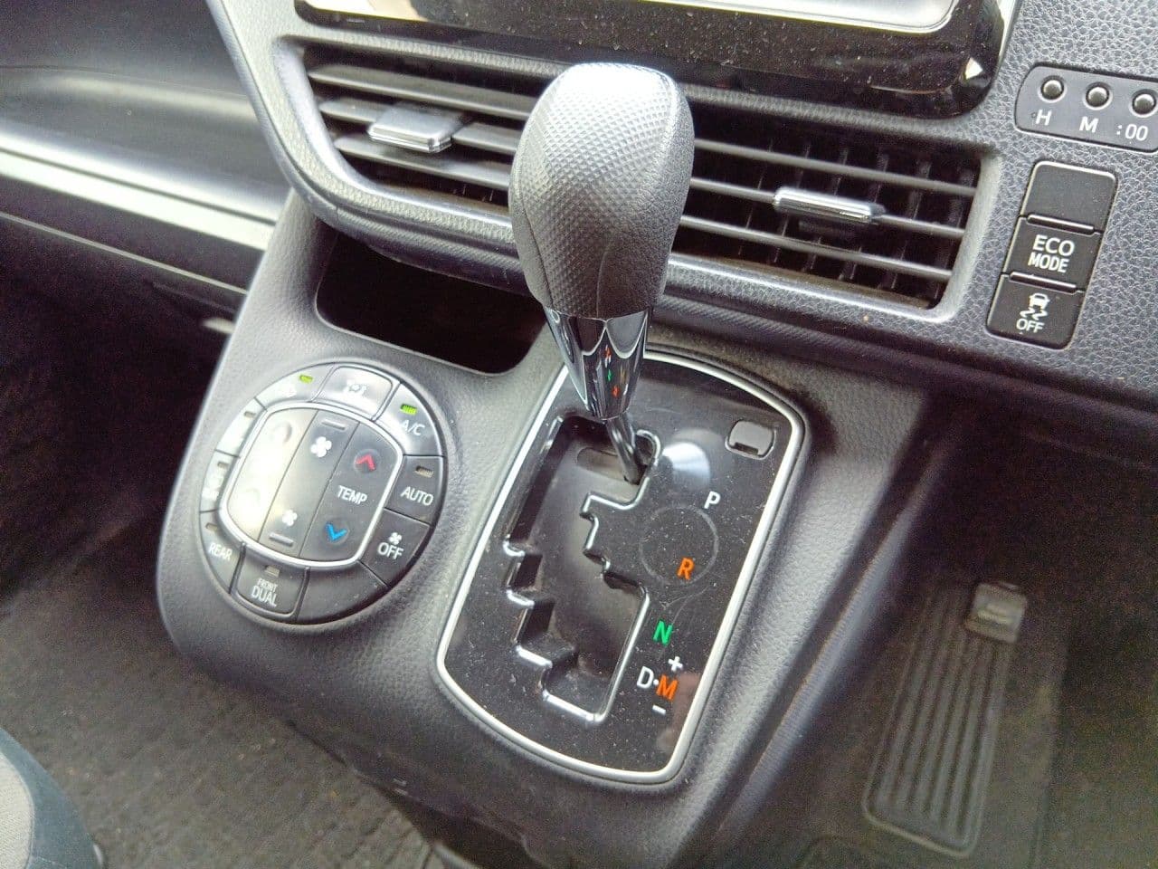 Vehicle SU00001410 large view 34