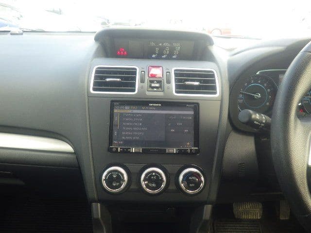 Vehicle SU00001337 large view 29