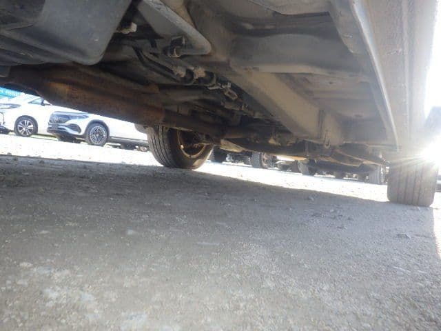 Vehicle SU00001411 large view 18