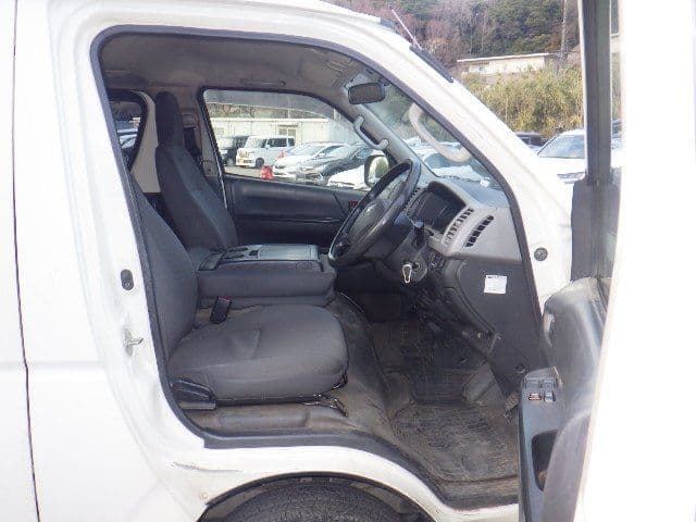 Vehicle SU00001341 large view 20