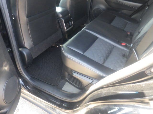 Vehicle SU00001391 large view 24