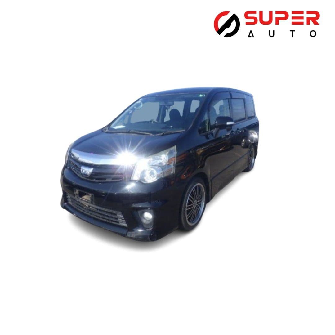 2013 TOYOTA NOAH Si