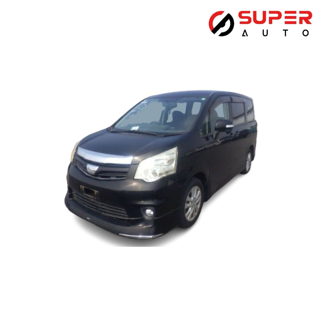 2013 TOYOTA NOAH Si