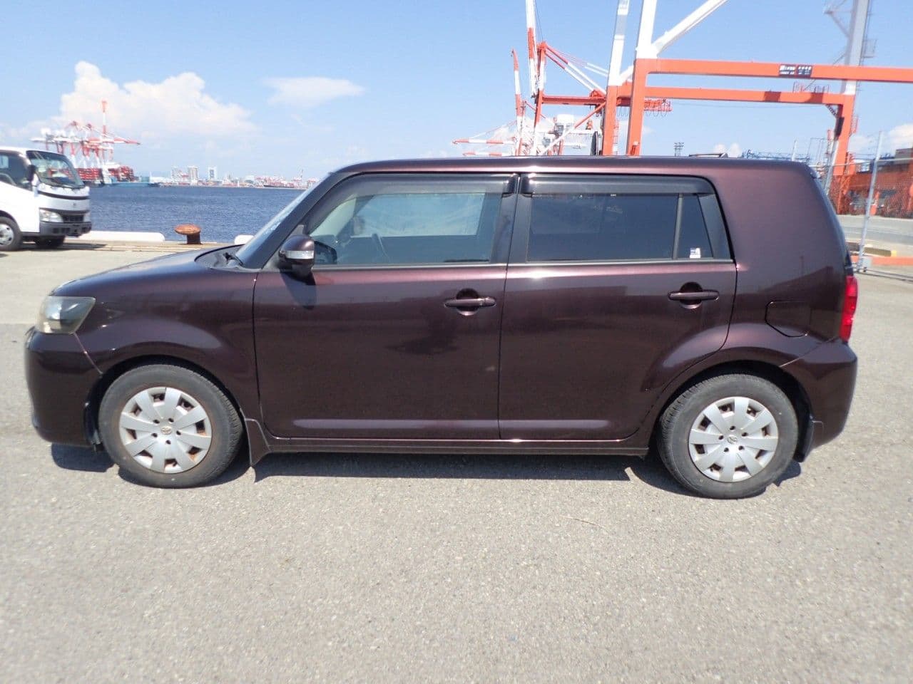 Vehicle SU00001596 large view 3